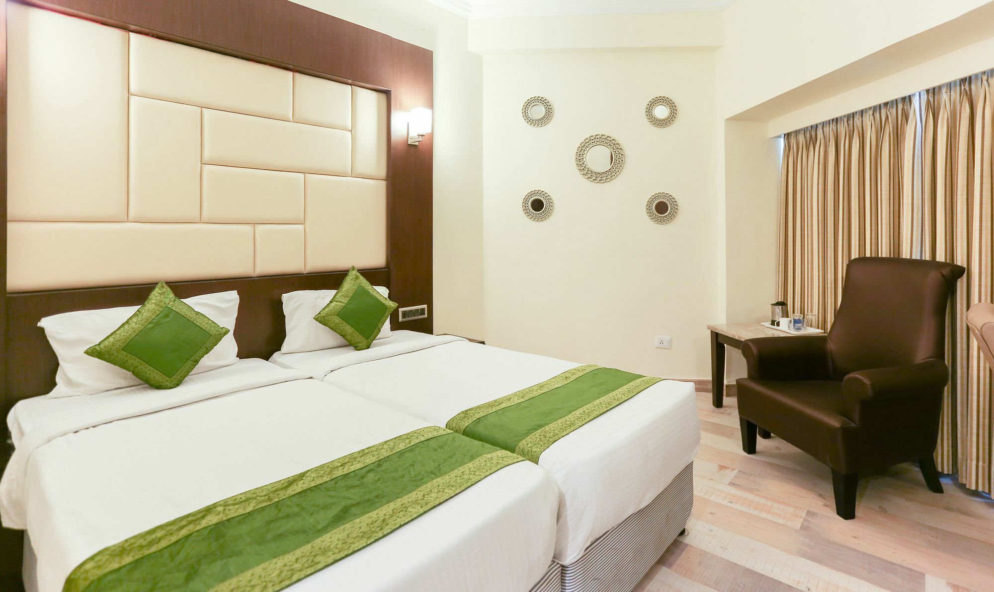 Hotel Treebo Trend Wood Bridge Hyderabad Exterior foto